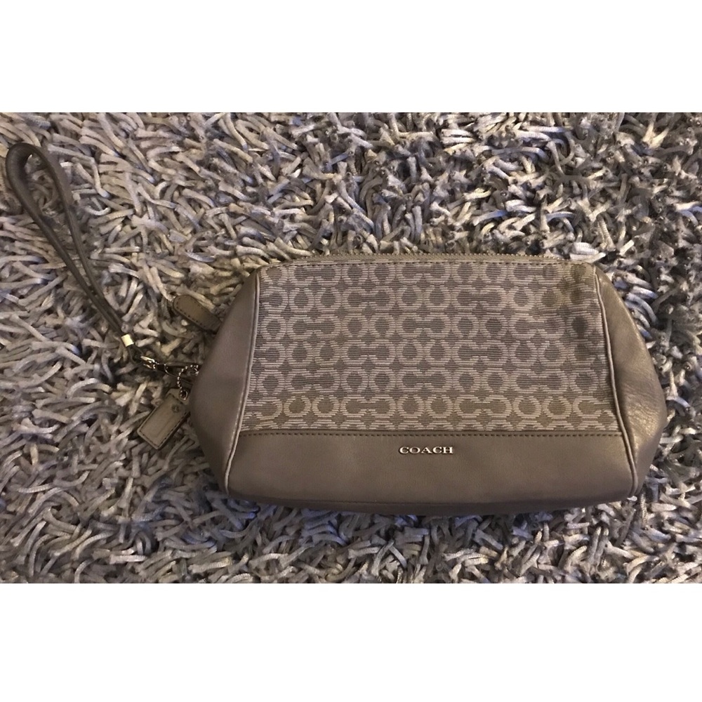 COACH Madison Large Wristlet *Perfect Condition*